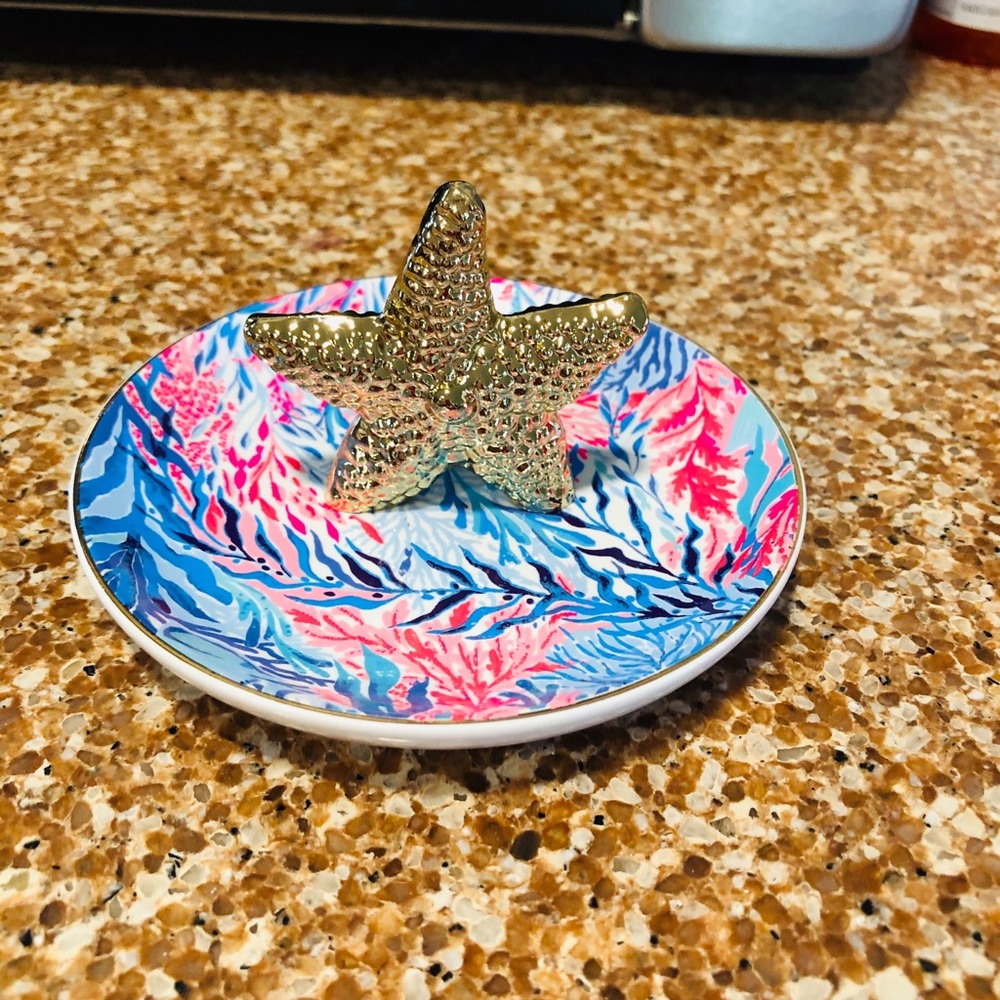 🆕 Lilly Pulitzer Ring Holder In Kaleidoscope Coral 🆕